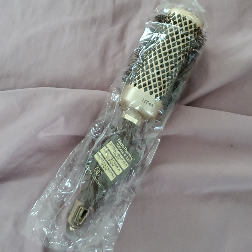 NIB Olivia Garden NanoThermic brush